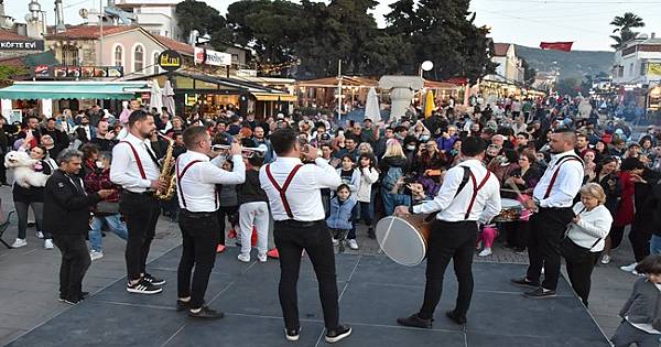 Foça’da Hıdırellez Coşkusu 