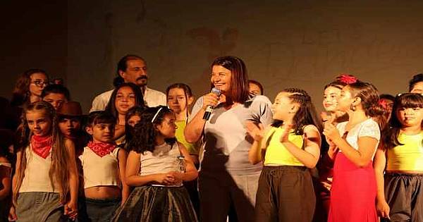 Foça Belediyesi Dans Grupları Dönem Sonu Gösterisi Coşkuyla Gerçekleşti 