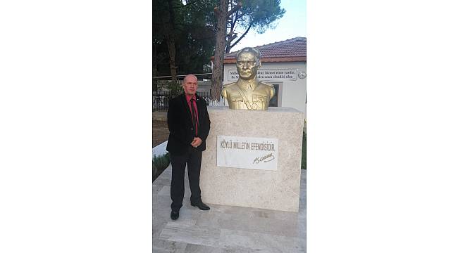 Atatürk Büstünü Cumhuriyet'le Yaşıt Mustafa Amca Yaptı 