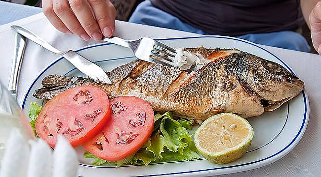 Balık Tüketimi Kalp Hastalığı, Felç ve Alzheimer Riskini Düşürüyor  