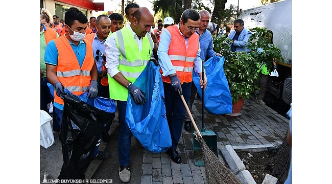 Başkan Tunç Soyer Gıda Çarşısı'ndaki temizlik çalışmalarına katıldı 