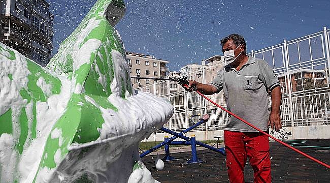 Bayraklı'nın parkları tertemiz 