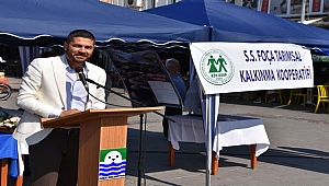 FOÇA'DA KÜÇÜK AİLE ÇİFTÇİSİNE DESTEK 