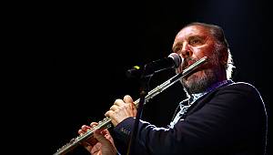 Hilltown Karşıyaka'da Fatih Erkoç ile Müzik Şöleni