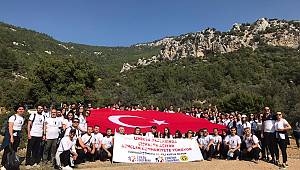 İzmir'in dağlarında çiçekler açtı  