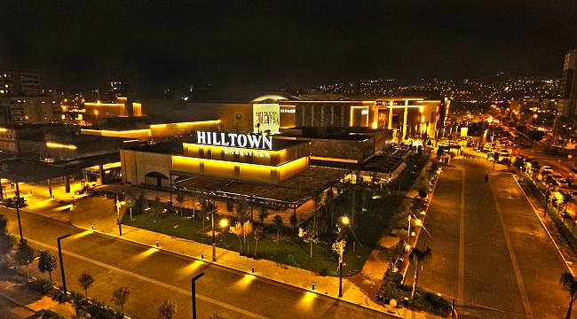 İzmir'in yeni cazibe merkezi Hilltown Karşıyaka kapılarını açtı  