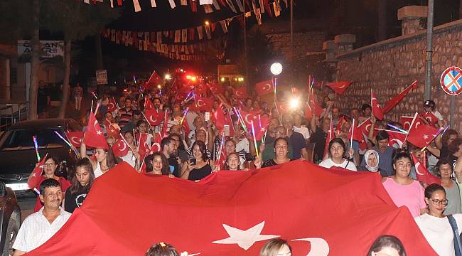 Karaburun Cumhuriyet için tek yürek  