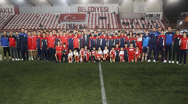 Bayraklı Belediyesi Futbol A Takımı sezonu açtı 