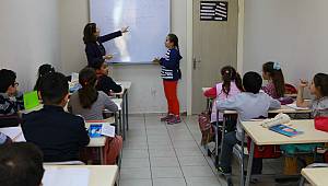 Bayraklı Belediyesi tıpkı akademi gibi çalışıyor 