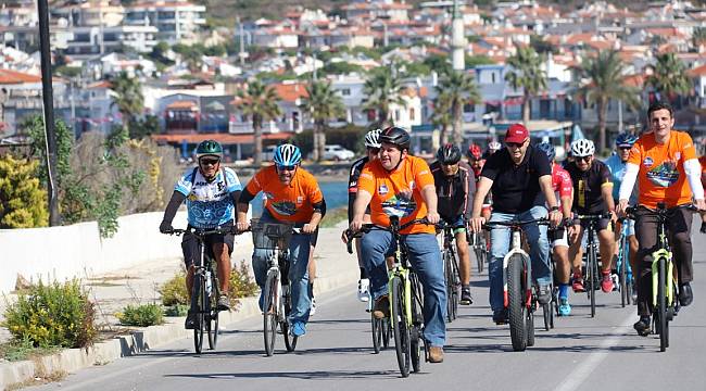 Çeşme'de pedallar çocuklar için döndü!  