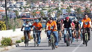 Çeşme'de pedallar çocuklar için döndü!  