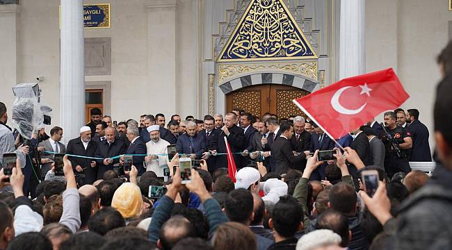 Cumhurbaşkanı Erdoğan, EÜ Bilal Saygılı Camisi'ni törenle açtı  