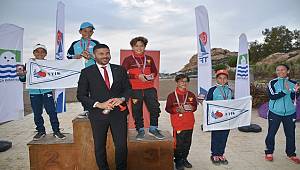 Foça'da Yelkenciler ''Atatürk Kupası'' İçin Yarıştı 