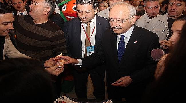 Kılıçdaroğlu'na mandalina ikramı 