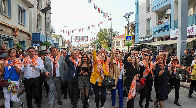 Seferihisar Turuncu Bayramı Coşkuyla Kutladı