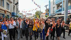 Seferihisar Turuncu Bayramı Coşkuyla Kutladı