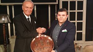 Turizm Elçisi Eryavuz'dan Edis Hun'a Süpriz Hediye  