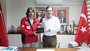 Türk Kızılayı Konak Şubesi'nden siyasi partilere ziyaret 