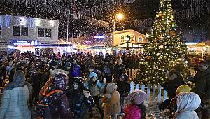 Foça, yeni yılı karla karşılıyor  
