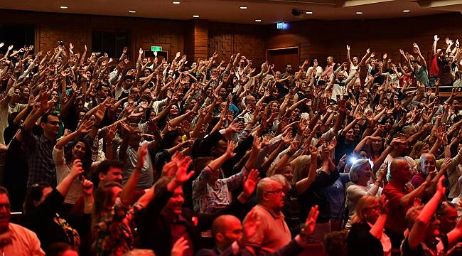 İzmir yeni yıla müzikle merhaba diyor 