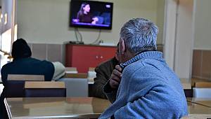 İzmir'de evsizler konukevine yerleştiriliyor  