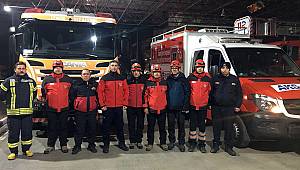 İzmir İtfaiyesi'nin arama kurtarma ekipleri Manisa'da  
