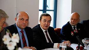 İzmir Medya Platformunda Konuşan Batur: Kentin Estetiğine İhanet Ettirmem  