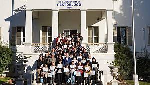 Minikler, Ege Çocuk Üniversitesinde eğlenerek öğrendiler  