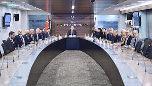 Bakan Ersoy, İzmir Başkanlar Kurulu ile Çeşme için görüştü