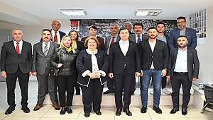 Foça CHP, İl Başkanı Deniz Yücel'i ziyaret etti