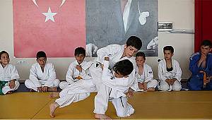 Geleceğin judocuları Karşıyaka'da yetişiyor  
