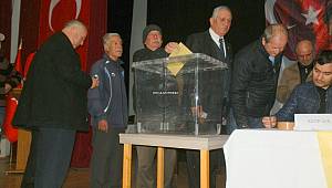 İYİ PARTİ FOÇA'DA ERTUĞRUL KARANFİL GÜVEN TAZELEDİ 