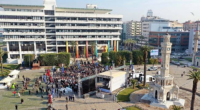 İzmir'de dijital demokrasi dönemi başladı 