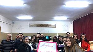 İZMİR ROTARACT KULÜBÜ'NDEN İHTİYAÇ SAHİBİ OKULA BİLGİSAYAR SINIFI  