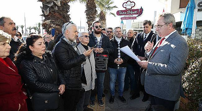 Karşıyaka'dan bayrak yırtan ırkçı vekile tepki  