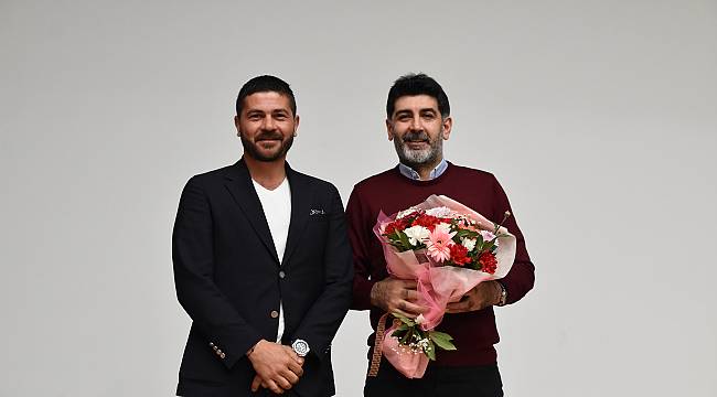 LEVENT GÜLTEKİN FOÇA'DA DEMOKRASİ VE MEMLEKET HALLERİNİ ANLATTI 