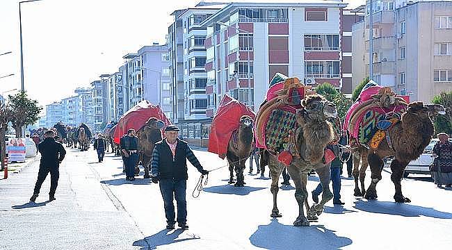 Torbalı Deve Güreşi Festivali Kortejle Başladı 