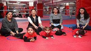 Bayraklı'da anne-çocuk jimnastik kursu