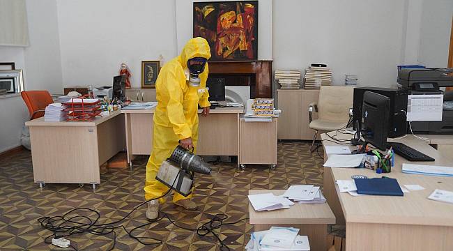 Ege Üniversitesinde dezenfekte çalışmaları devam ediyor   