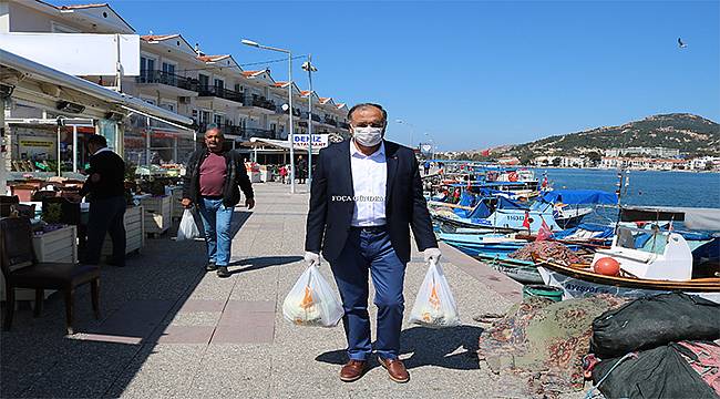 Foça'da koronavirüse karşı yardımlaşma