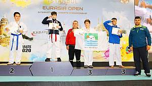 Foçalı karateci kardeşler Eurasia Open'den madalyalarla döndü