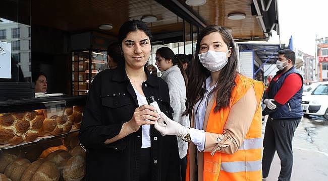 Menderes'te El Dezenfektanı Dağıtıldı