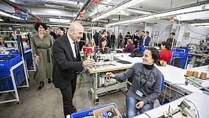 Tunç Soyer Roteks Tekstil'de kadınlarla bir araya geldi