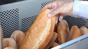 Bayraklı Belediyesi'nden evlere ekmek servisi