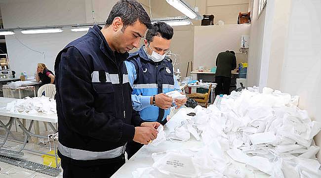 Bayraklı'da izinsiz maske üretimine geçit yok 