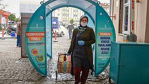 Bergama pazarına dezenfeksiyon tüneli