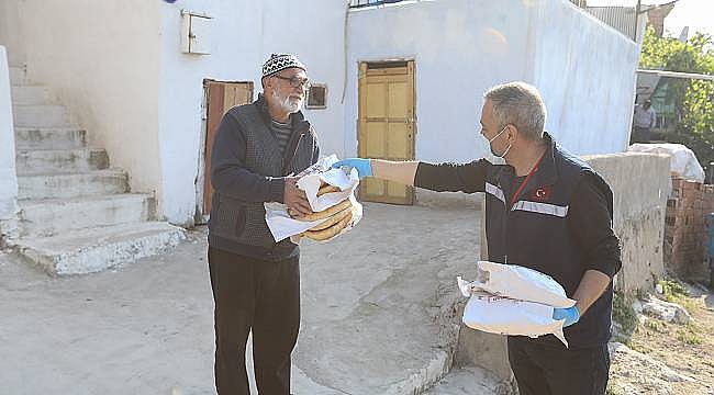 Buca Belediyesi'nden ilk iftara Ramazan pidesi 