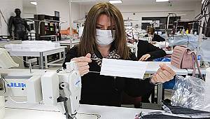 Buca'nın kursiyerleri maske için kolları sıvadı  