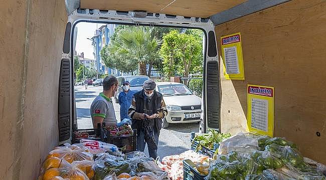 Büyükşehir'in 'Seyyar Pazar' uygulaması İzmir'e yayılıyor 