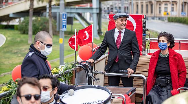 İzmir 23 Nisan'da tek yürek oldu 